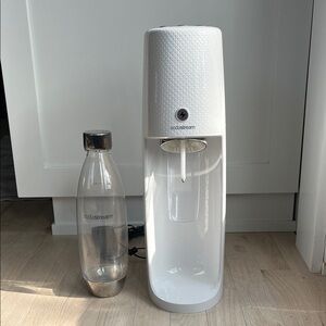 SodaStream White Sparkling Water Maker with Bottle